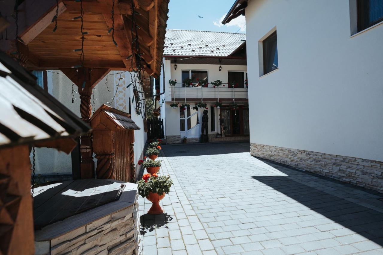 Pensiunea La Lenuta Onceşti Exterior foto